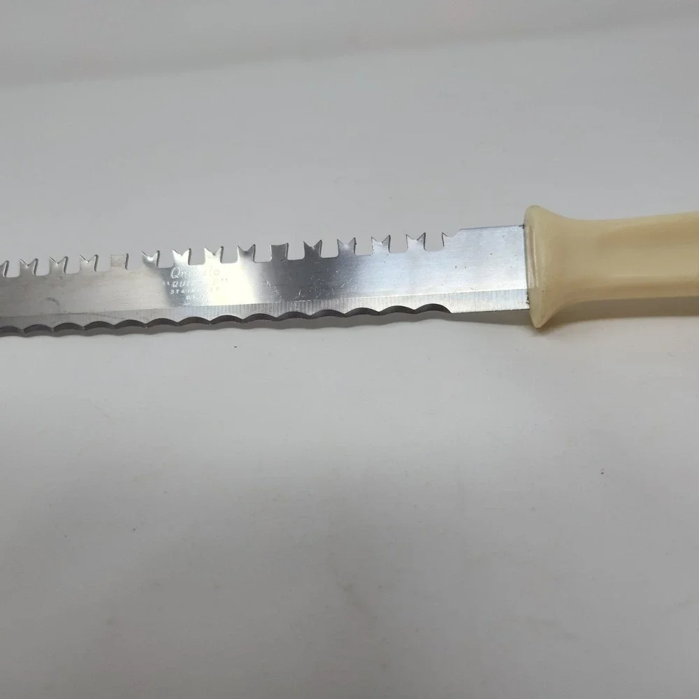 Vintage Quikut "Quikkle" Stainess Serrated Bread and Carving Knife Made in USA - Picture 4 of 16